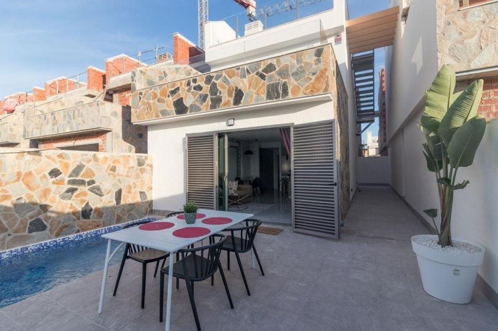 Villa Luxury 3 Bed, 2 Bath Detached Villa, Prime Location, Only 400 Mtrs To The Los Alcázares