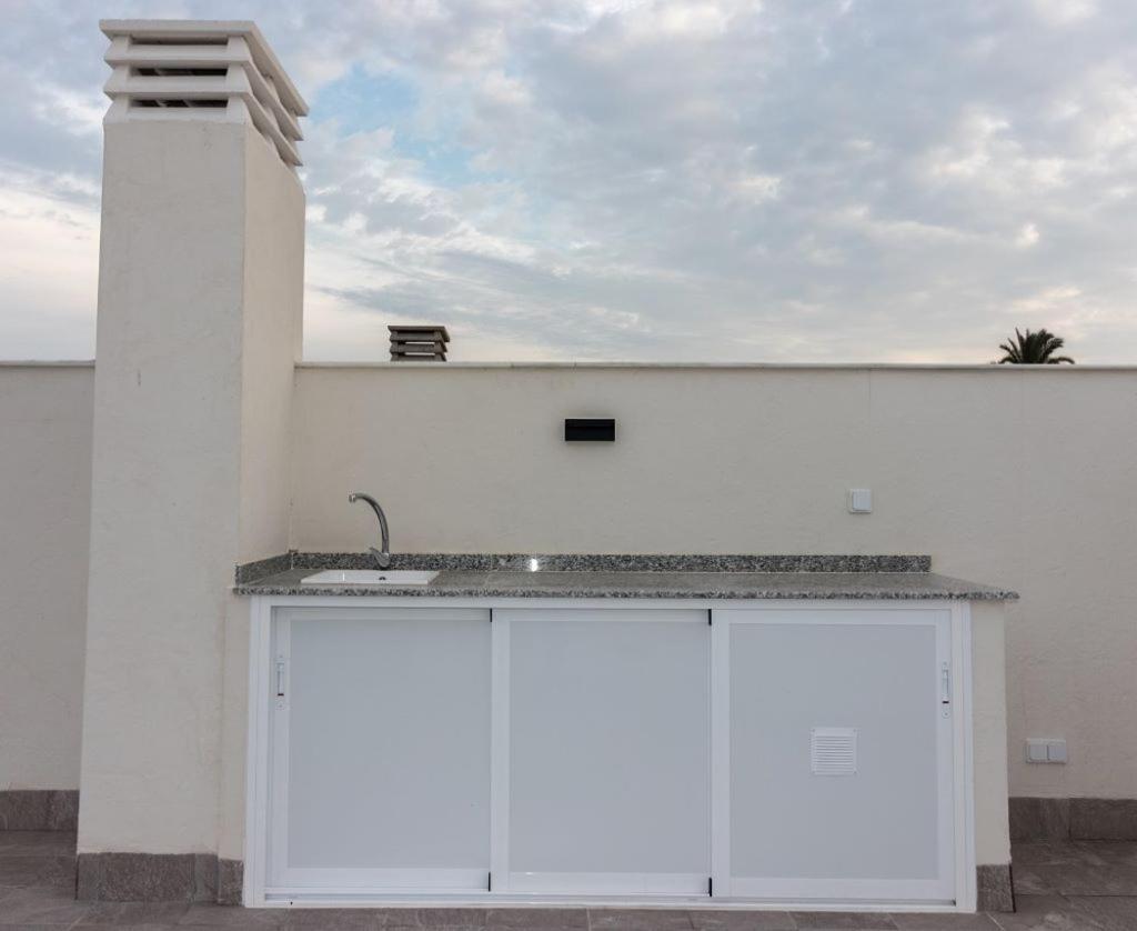 Luxury 3 Bed, 2 Bath Detached Villa, Prime Location, Only 400 Mtrs To The Villa Los Alcázares