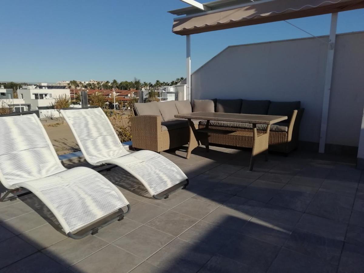 Luxury 3 Bed, 2 Bath Detached Villa, Prime Location, Only 400 Mtrs To The *