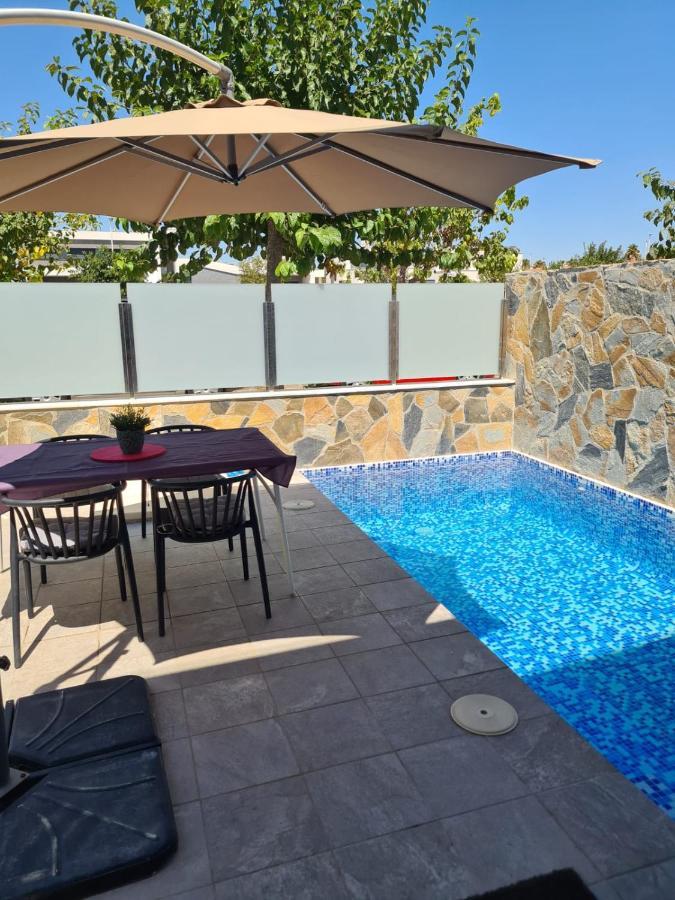 Luxury 3 Bed, 2 Bath Detached Villa, Prime Location, Only 400 Mtrs To The Villa *